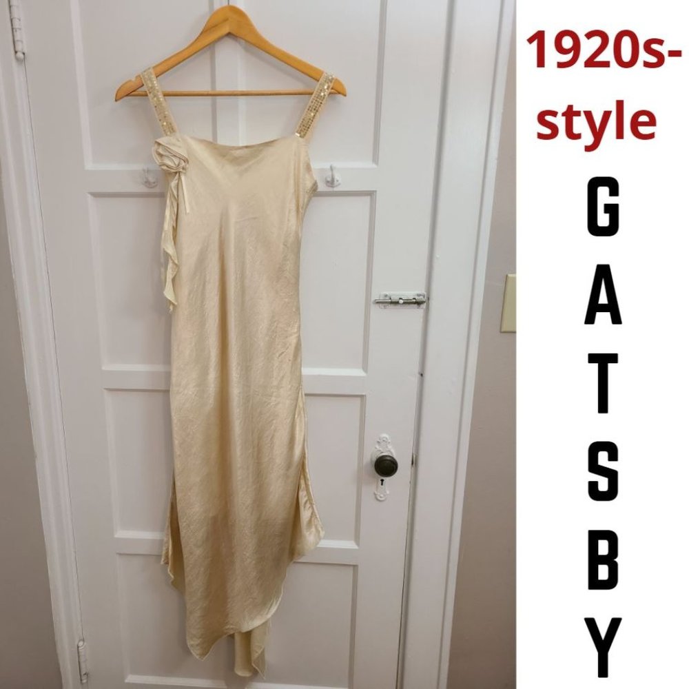 Bias cut 1920s-style Gatsby dress